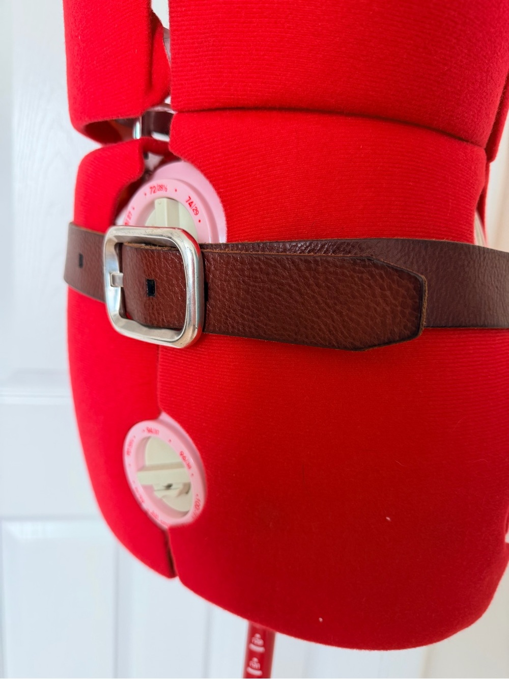Vintage Y2K Fossil Genuine Leather Belt Brown Silver Statement Buckle Women’s S - Picture 4 of 16